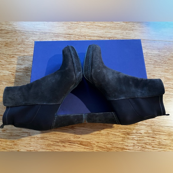 Charcoal grey suede Stuart Weitzman high heel ankle boot - Picture 2 of 13